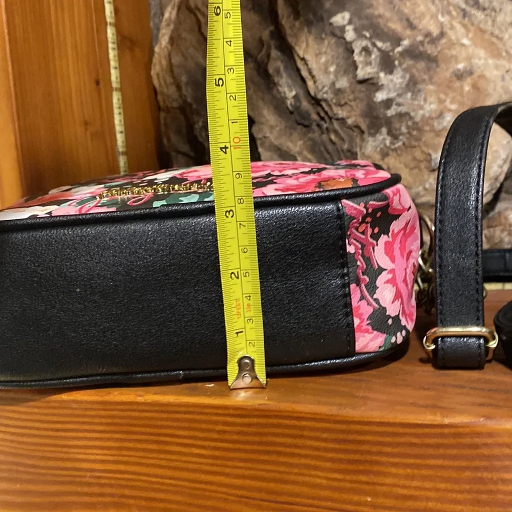 NWT Juicy Couture black with pink floral pattern crossbody purse - Picture 8 of 10